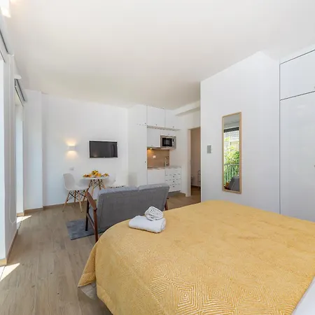 Orange 3 House - Chiado Studios * Lissabon