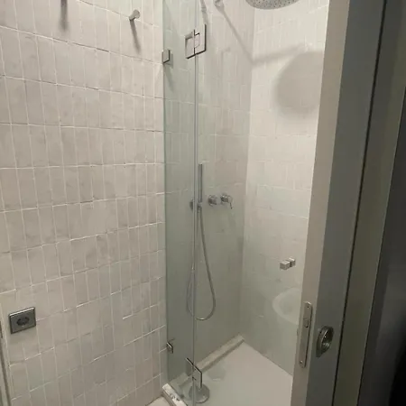 Orange 3 House - Chiado ליסבון